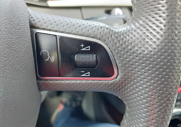 Audi A4 cena 42000 przebieg: 175000, rok produkcji 2011 z Kwidzyn małe 407